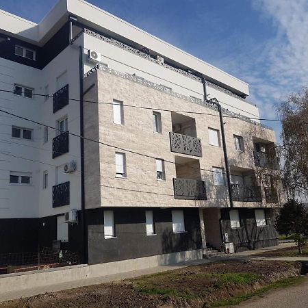 Royal Residence Apartmani 2 Панчево Экстерьер фото